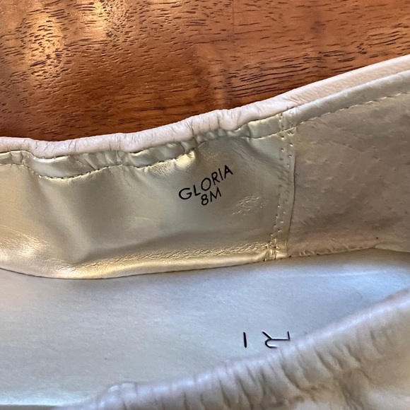 Tahari Gloria Ballet Flat Shoe Black/Cream Gorgeous Detail! Comfy 8M EUC! - Picture 4 of 5